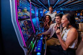 Katalog permainan slot di hwg slot menampilkan thumbnail Aviator, Sweet Bonanza, Gates of Olympus, Fortune Tiger, dan Mahjong Ways